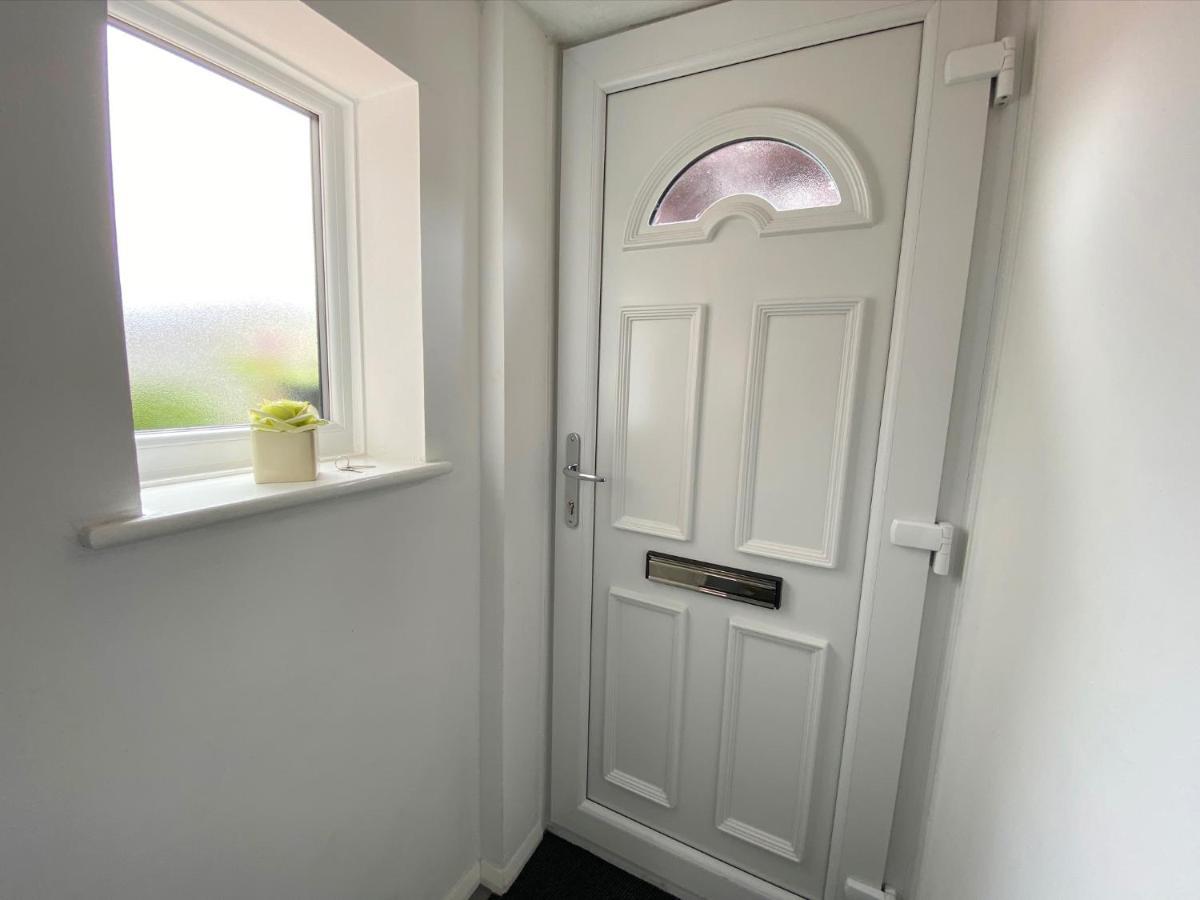 2 Bedroom Private House Near Bedford Town And Train Station Бедфорд Екстериор снимка