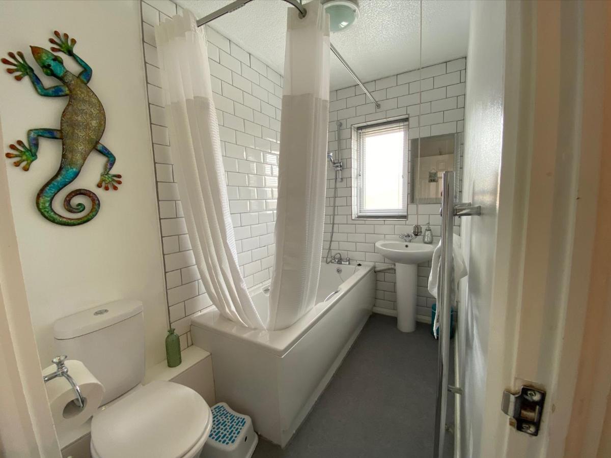 2 Bedroom Private House Near Bedford Town And Train Station Бедфорд Екстериор снимка