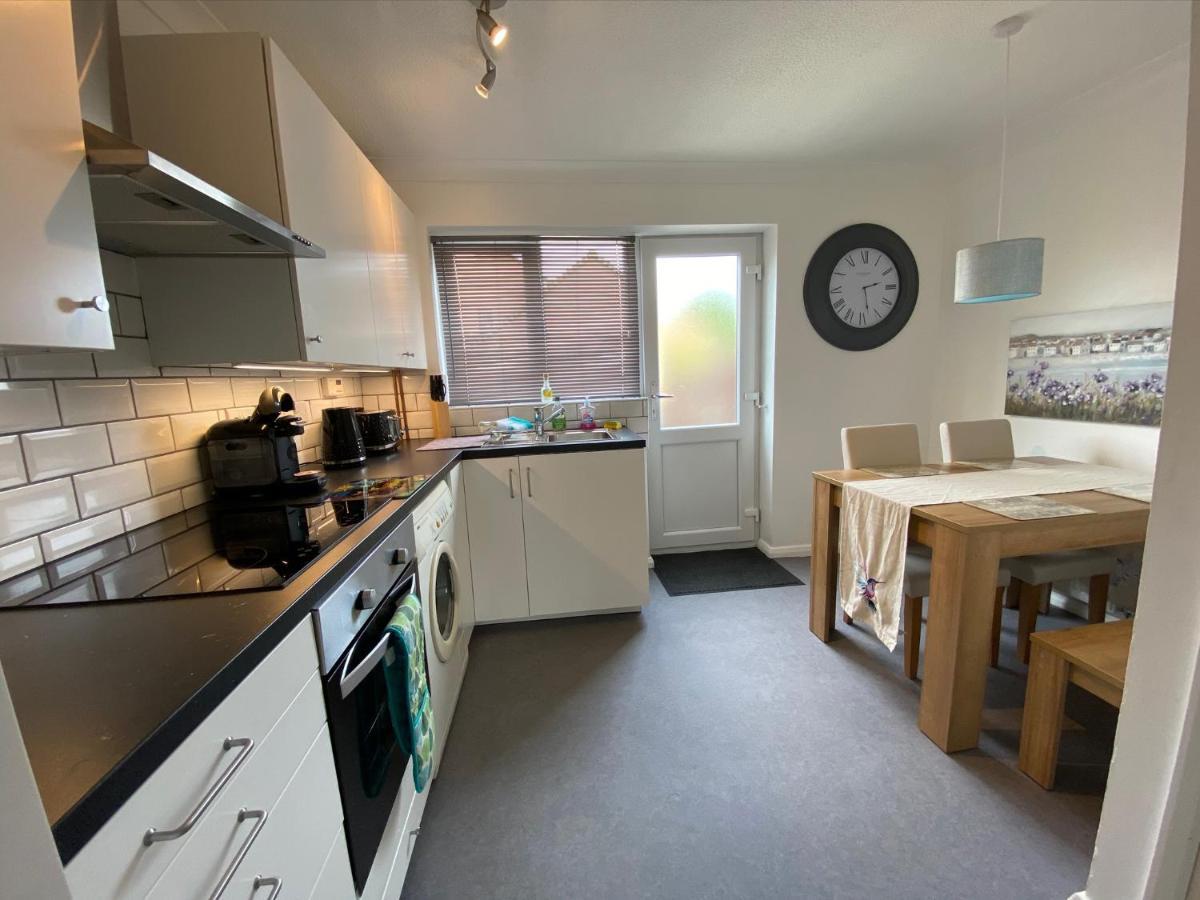 2 Bedroom Private House Near Bedford Town And Train Station Бедфорд Екстериор снимка